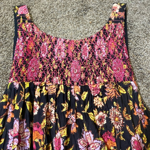 Offers are Welcomed! Free People dress- floral, flowy dress size xs. - Picture 6 of 10